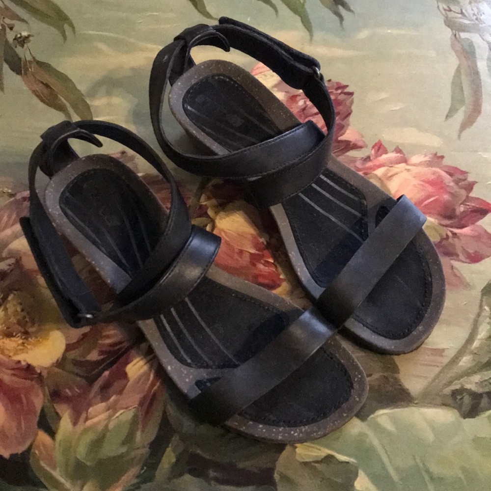Teva 2in Wedge Sandals with Ankle Wrap Velcro Closure US 7